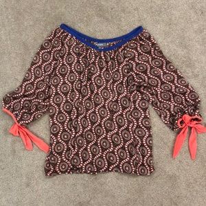 Medallion printed top